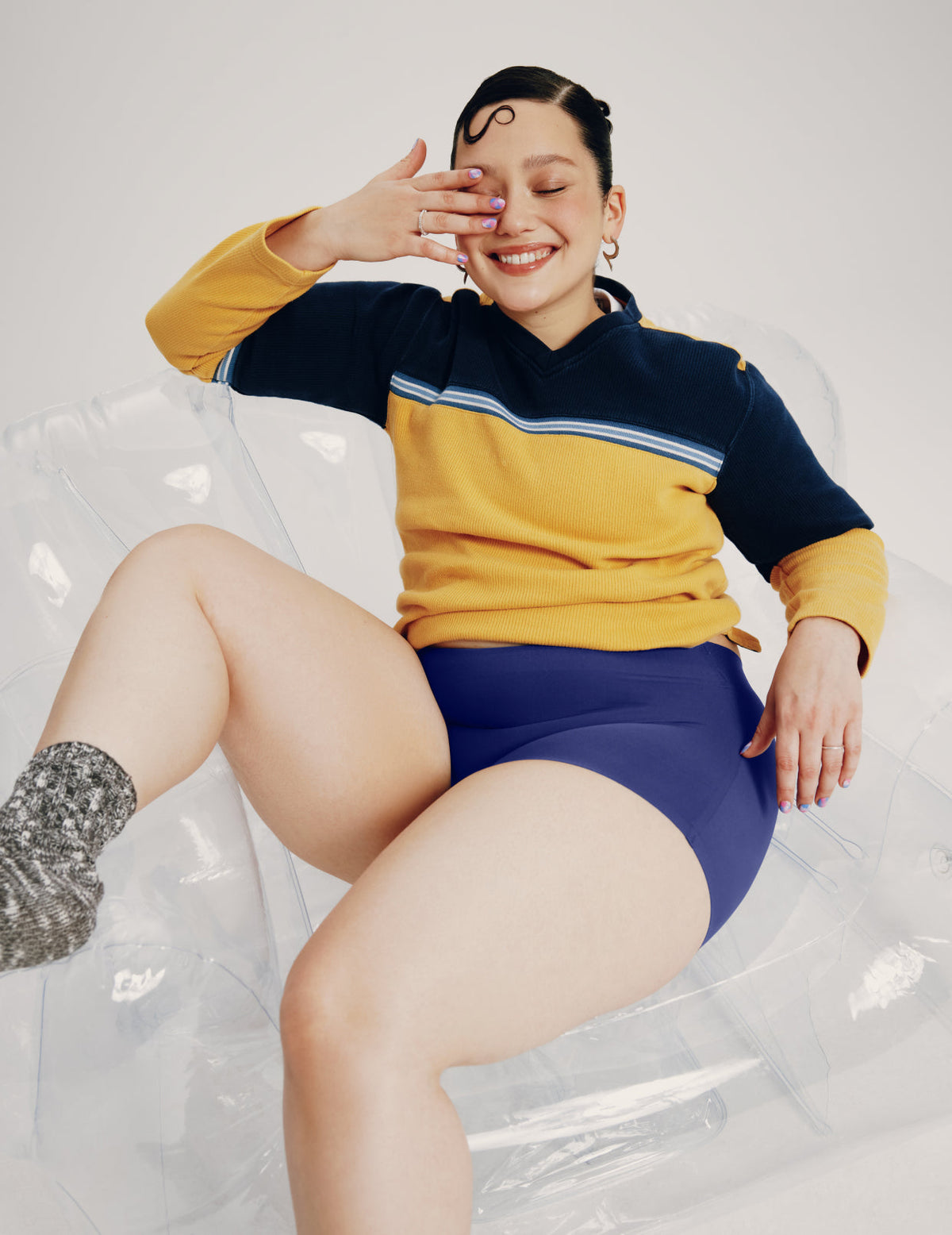 Felixe (she/her) has 44” hips and is wearing a size XL | Night Sky